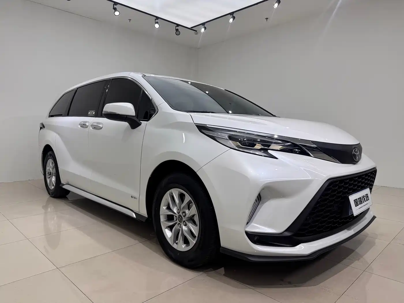 Toyota Granvia 2025 2023 2.5L Hybrid Comfort Edition