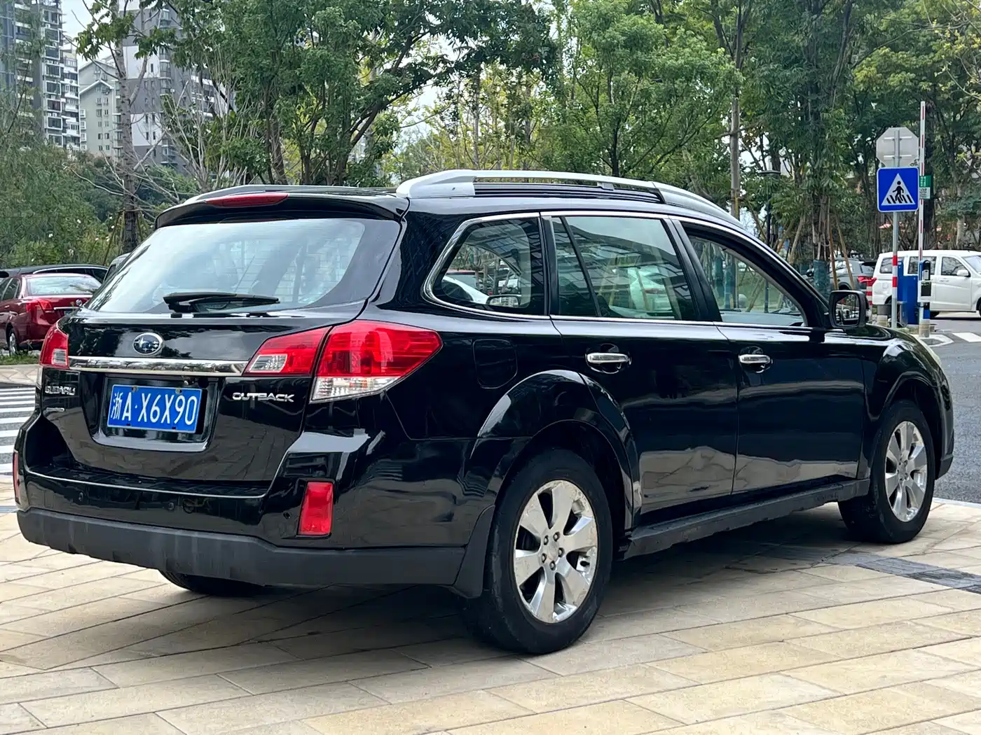 Subaru Outback 2010 2.5i Luxury фото 5