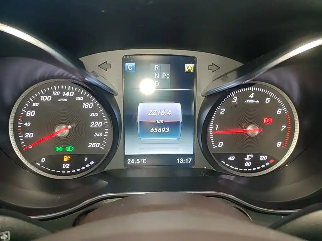 Mercedes-Benz GLC 2018 Facelift GLC 200 4MATIC фото 12