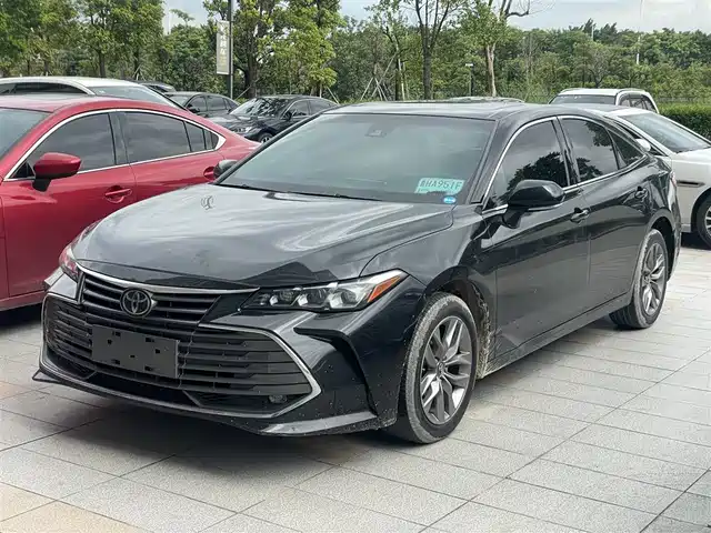 Toyota Avalon 2019 2.0L Progressive Edition (China VI) — фото 1