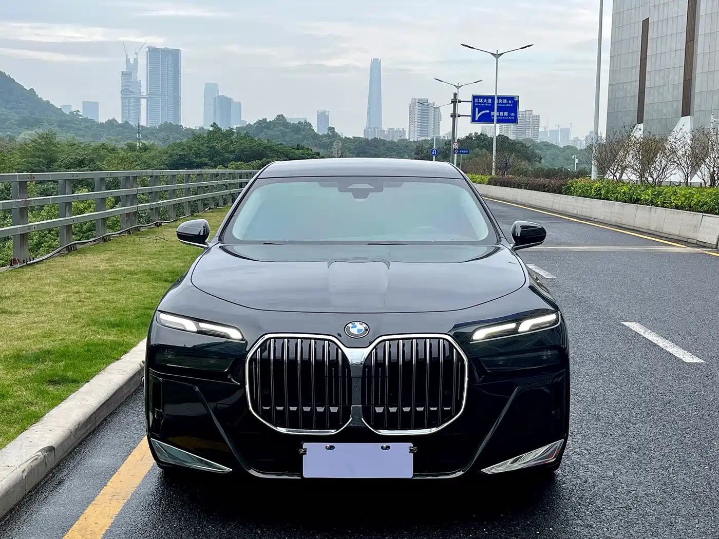 BMW 7 Series 2023 Model 735Li M Sport Package фото 2