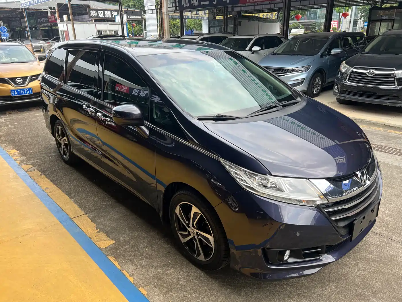 Фото 3 - Honda Odyssey