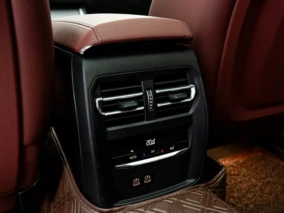 BMW 3 Series 2024 325Li M Sport Shadowline Package фото 26