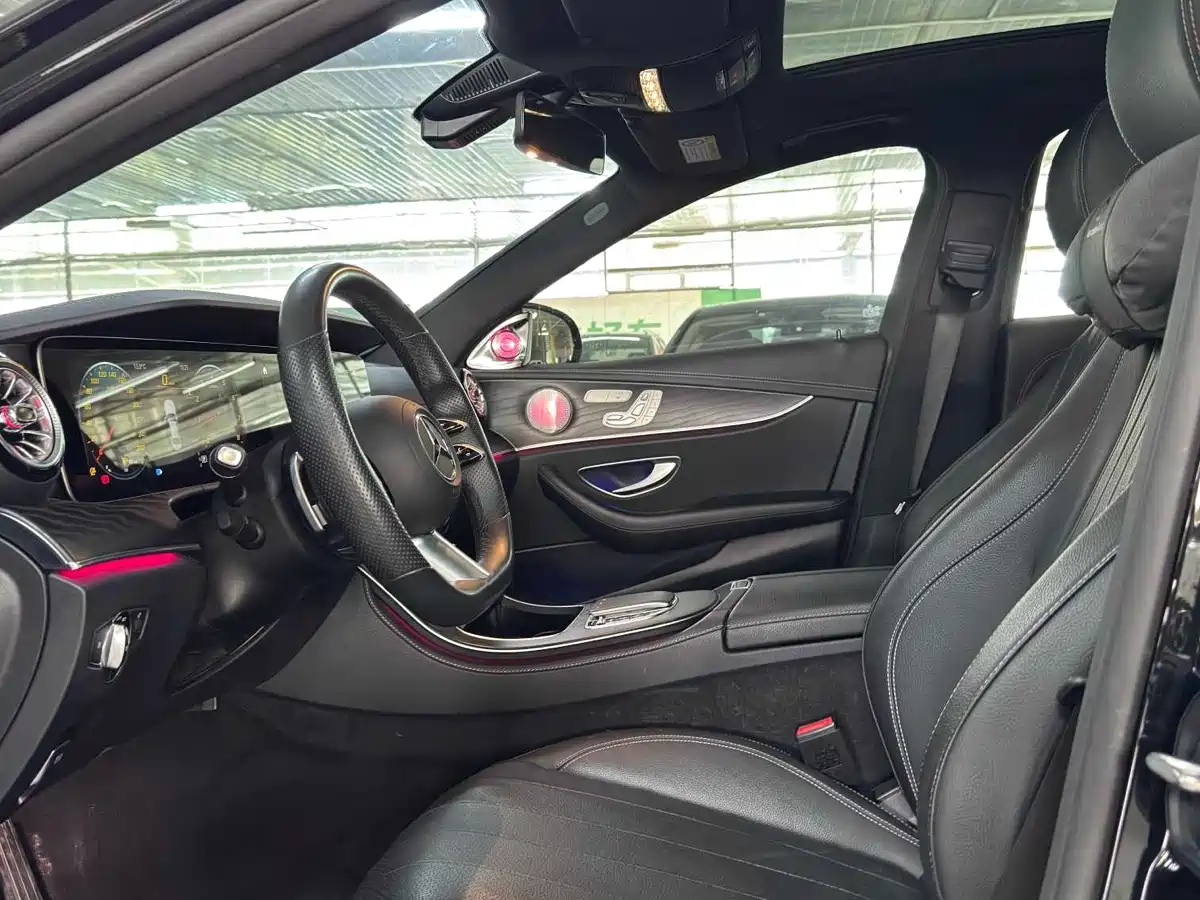 MERCEDES-BENZ E CLASS