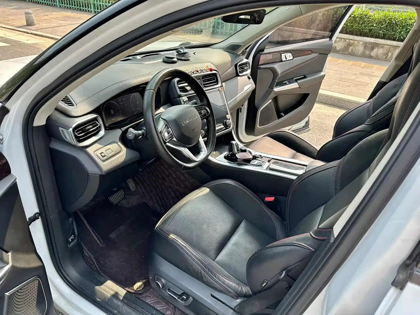 Lynk & Co 01 2019 2.0T AWD Pro Edition China VI фото 6