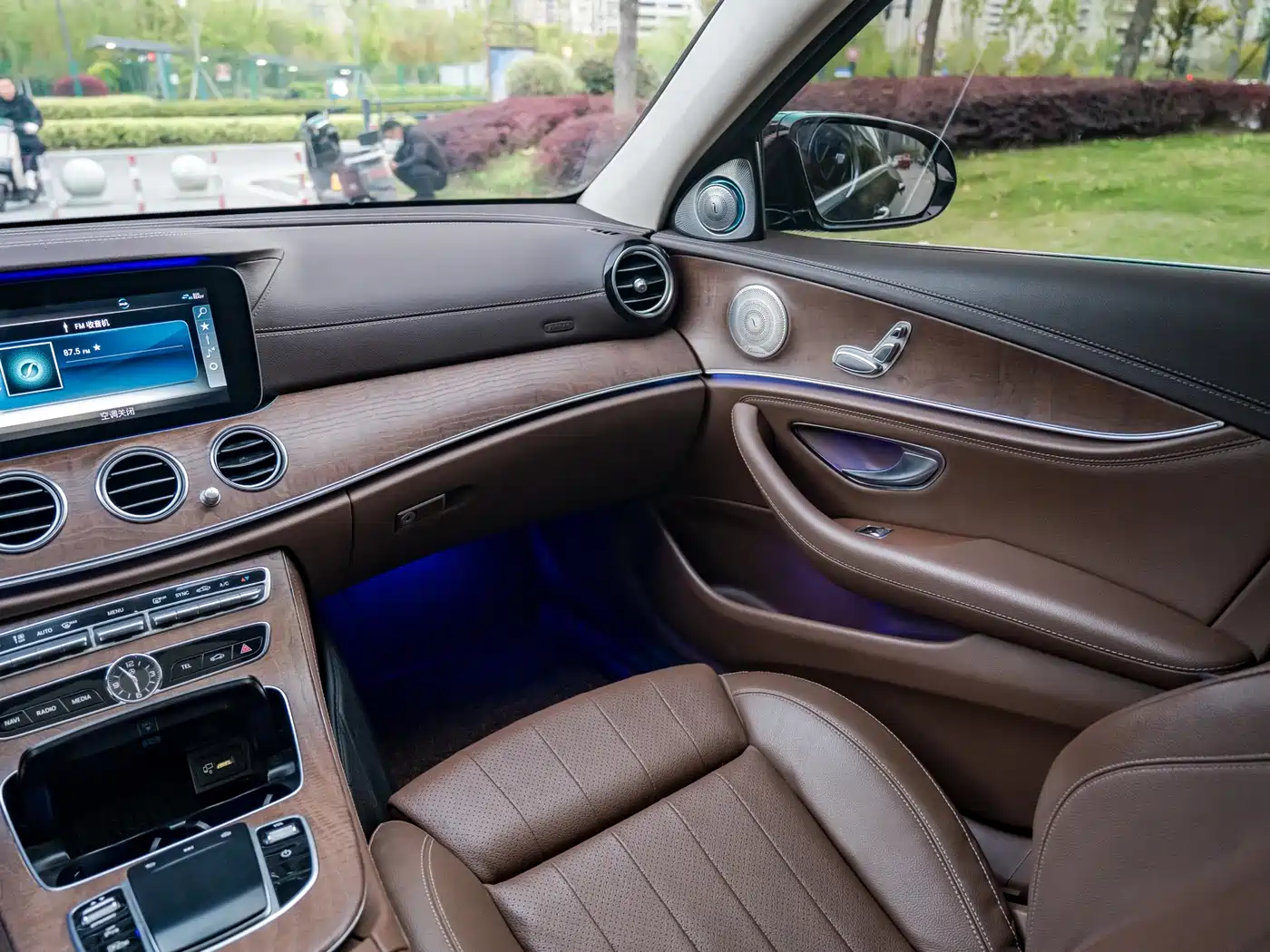 Mercedes-Benz E-Class 2019 E 260 L фото 12