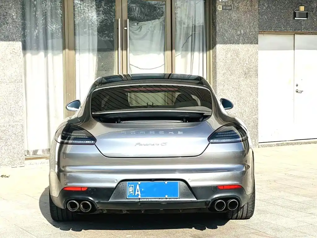 Фото 8 - Porsche Panamera