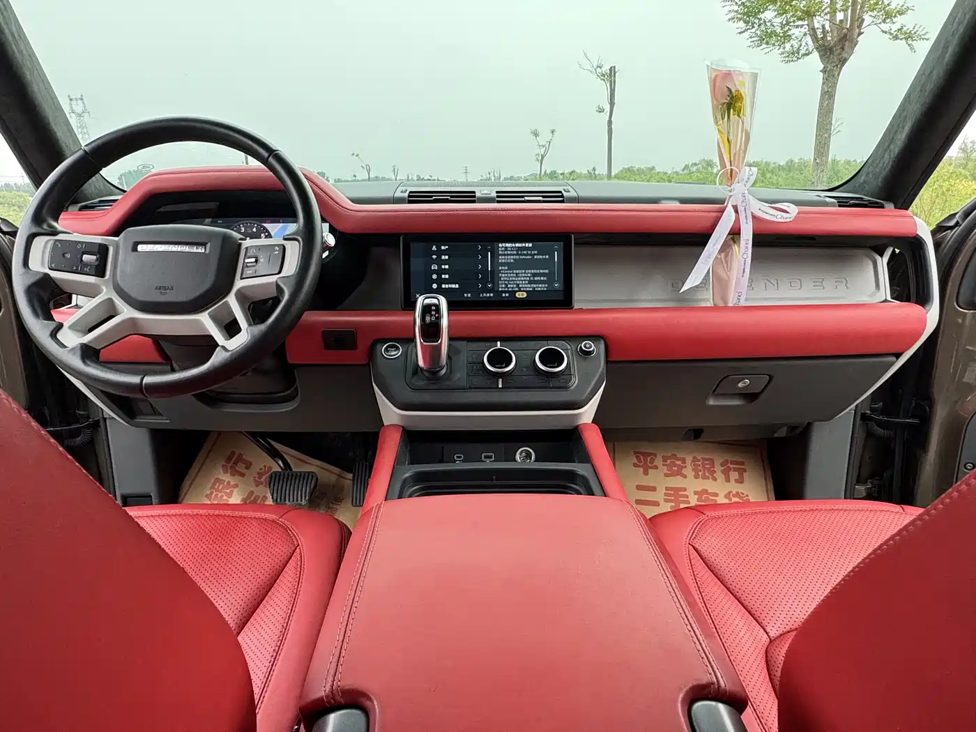 Land Rover Defender 2020 Model 110 P400 SE фото 19
