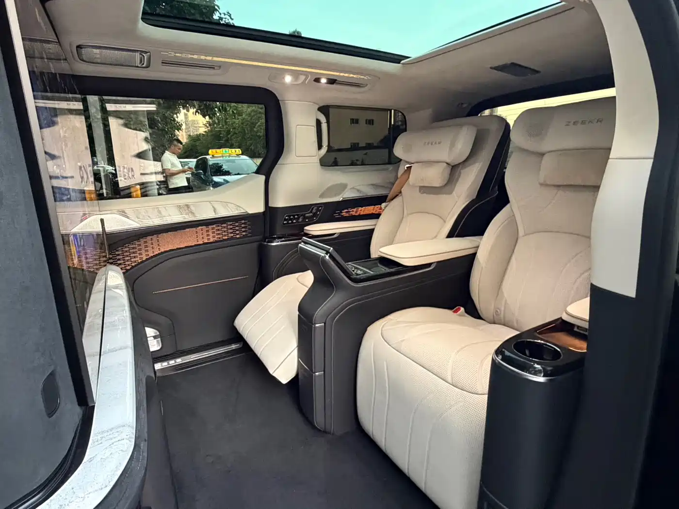 ZEEKR EXTREME KRYPTON 009