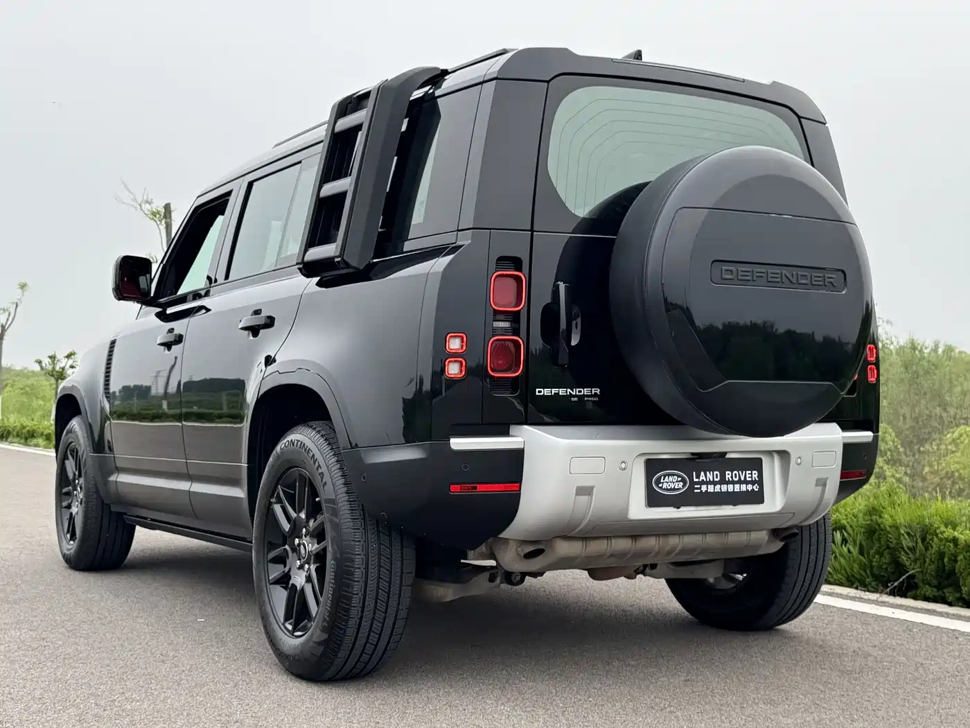 Land Rover Defender 2020 Model 110 P400 SE фото 6