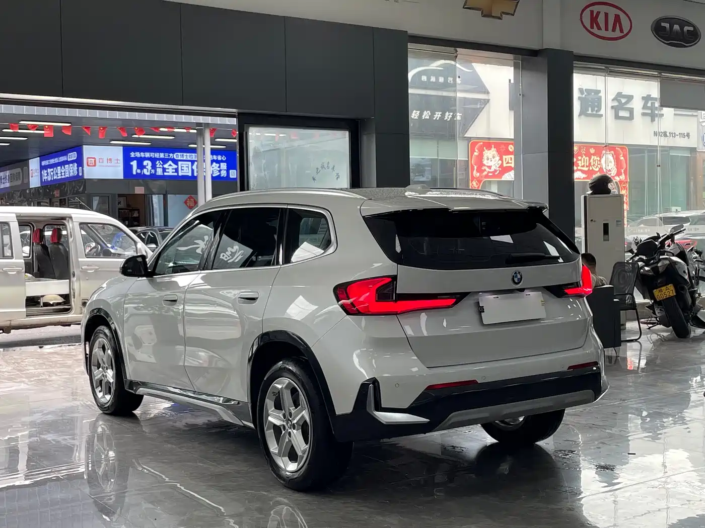 BMW X1 2023 sDrive20Li X Design Package фото 14