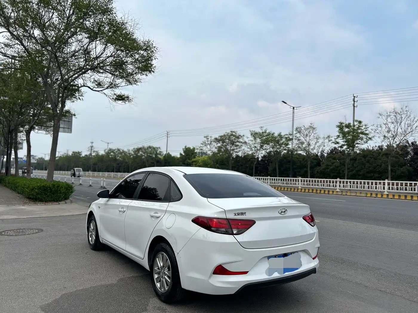 Hyundai Elantra 2018 1.6L Automatic Pleasing Edition GL China VI фото 3