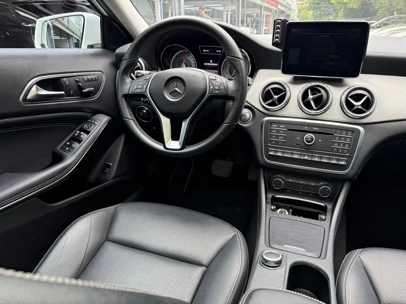 Mercedes-Benz GLA 2016 GLA 220 4MATIC Luxury фото 15