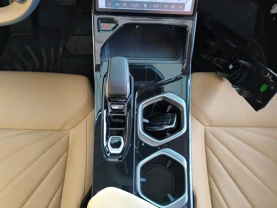 Geely Boyue L 2023 2023 1.5TD DCT Premium