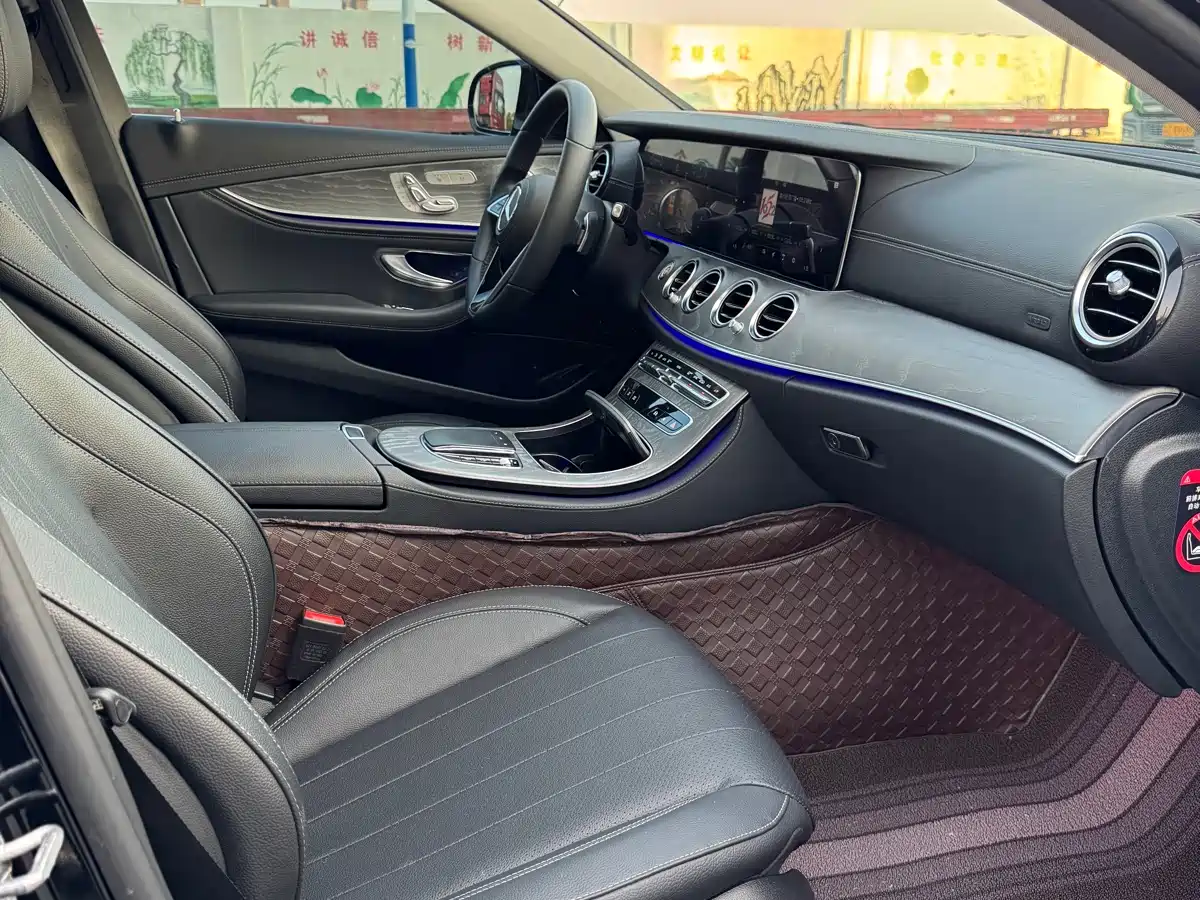 MERCEDES-BENZ E CLASS