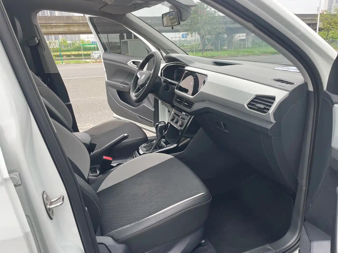 Volkswagen Tanying 2021 1.5L Automatic Smart Connect Edition фото 23