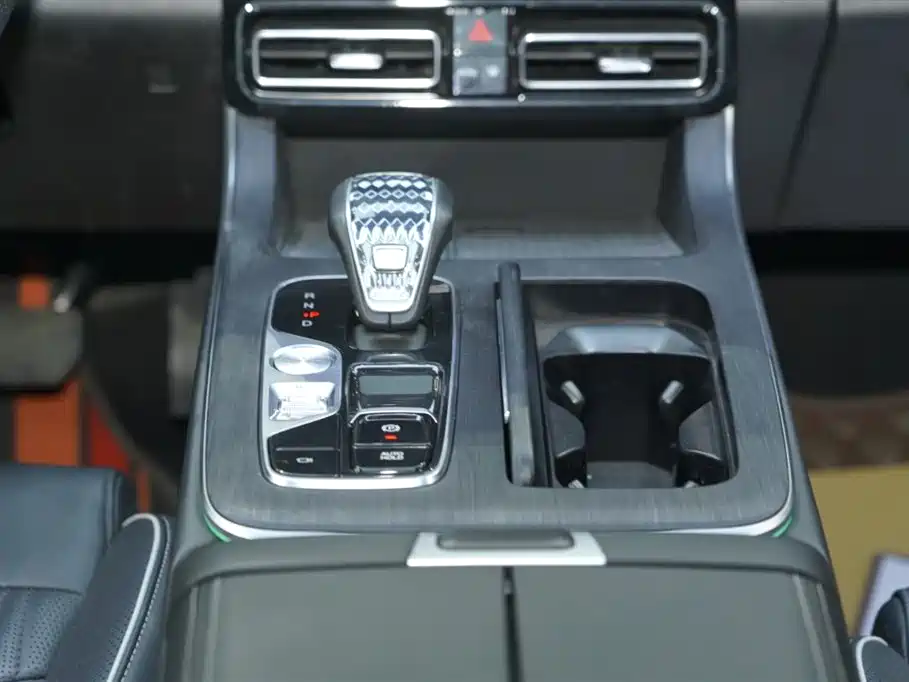 GAC Trumpchi Trumpchi GS8 2022 Pilot Series 2.0TGDI 2WD Luxury Smart Connect Edition (7-Seater) фото 21