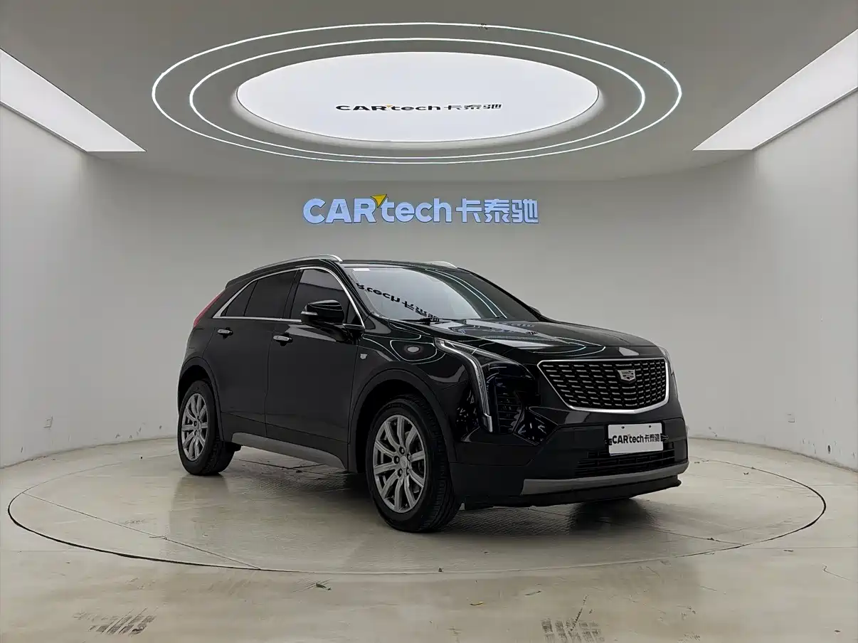 CADILLAC XT4