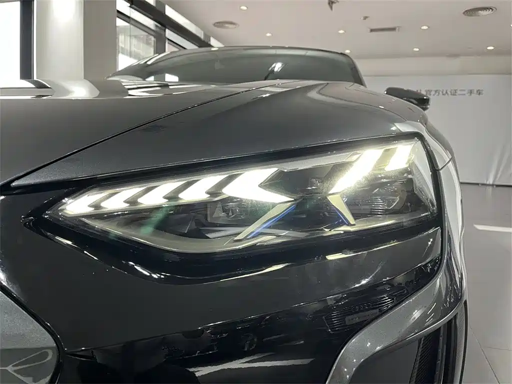 Audi e-tron GT 2023 Base Model фото 15