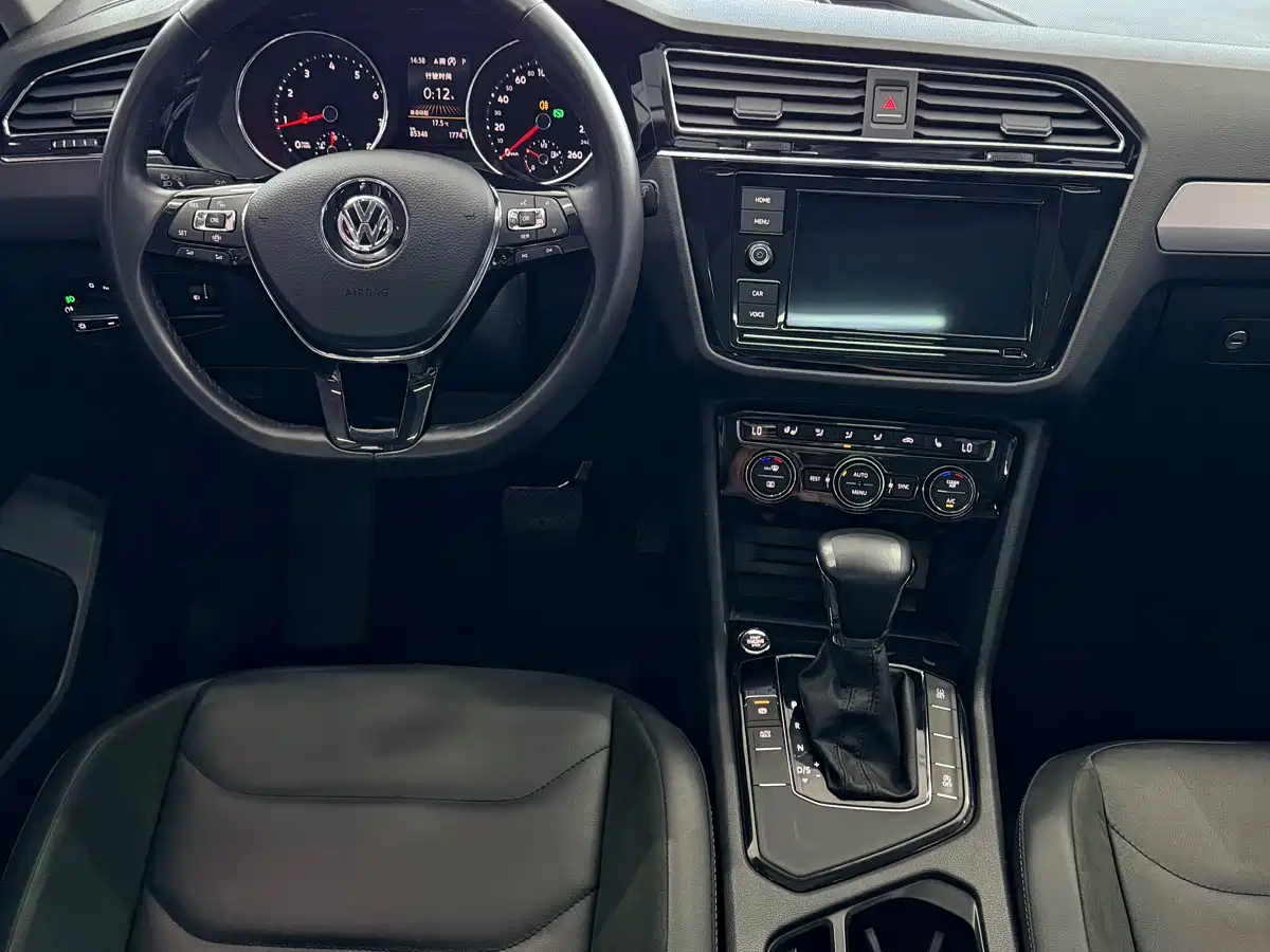Volkswagen Tiguan L 2018 Facelift 330TSI Automatic 2WD Luxury Edition фото 14