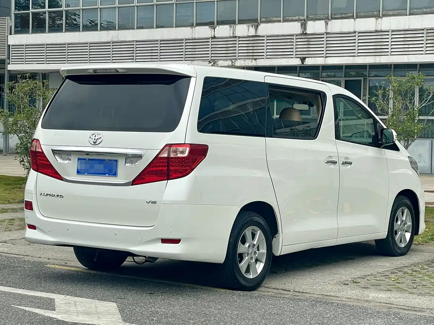 Toyota Alphard 2011 3.5L Luxury Edition фото 6