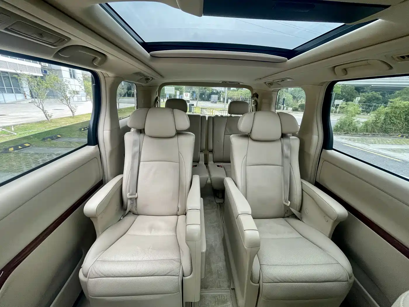 Toyota Alphard 2011 3.5L Luxury Edition фото 16