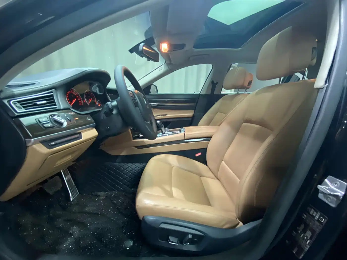 BMW 7 Series 2014 730Li Premium фото 9