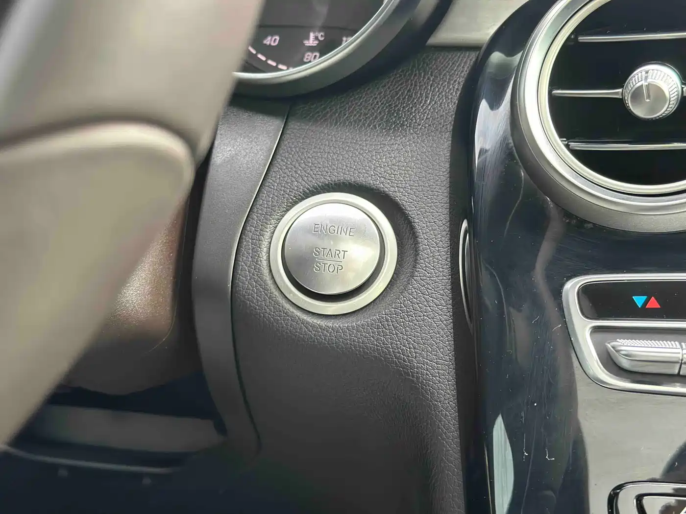 Mercedes-Benz GLC 2017 GLC 200 4MATIC фото 12