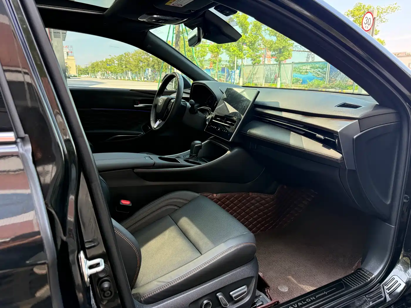 Toyota Avalon 2024 Model Hybrid 2.0L Prestige Edition фото 16