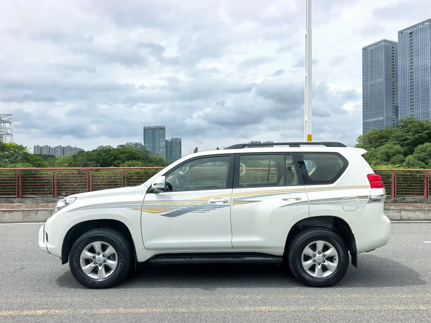 Toyota Prado (Import) 2010 2.7L Auto Luxury фото 19