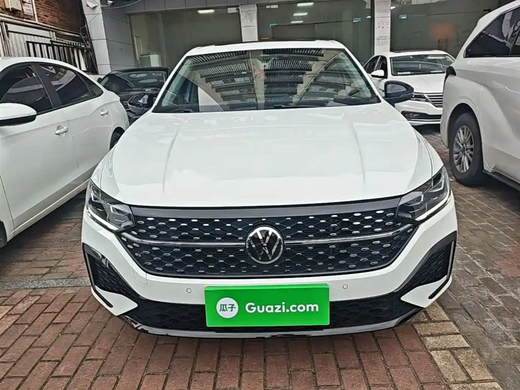 Volkswagen Lavida 2024 Model 300TSI DSG Starlight Leading Edition фото 3
