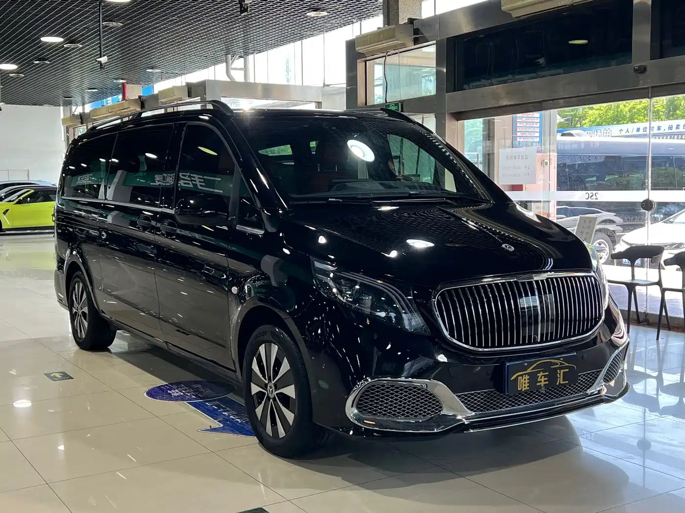 Mercedes-Benz Vito 2023 2.0T Elite 7-Seater фото 3