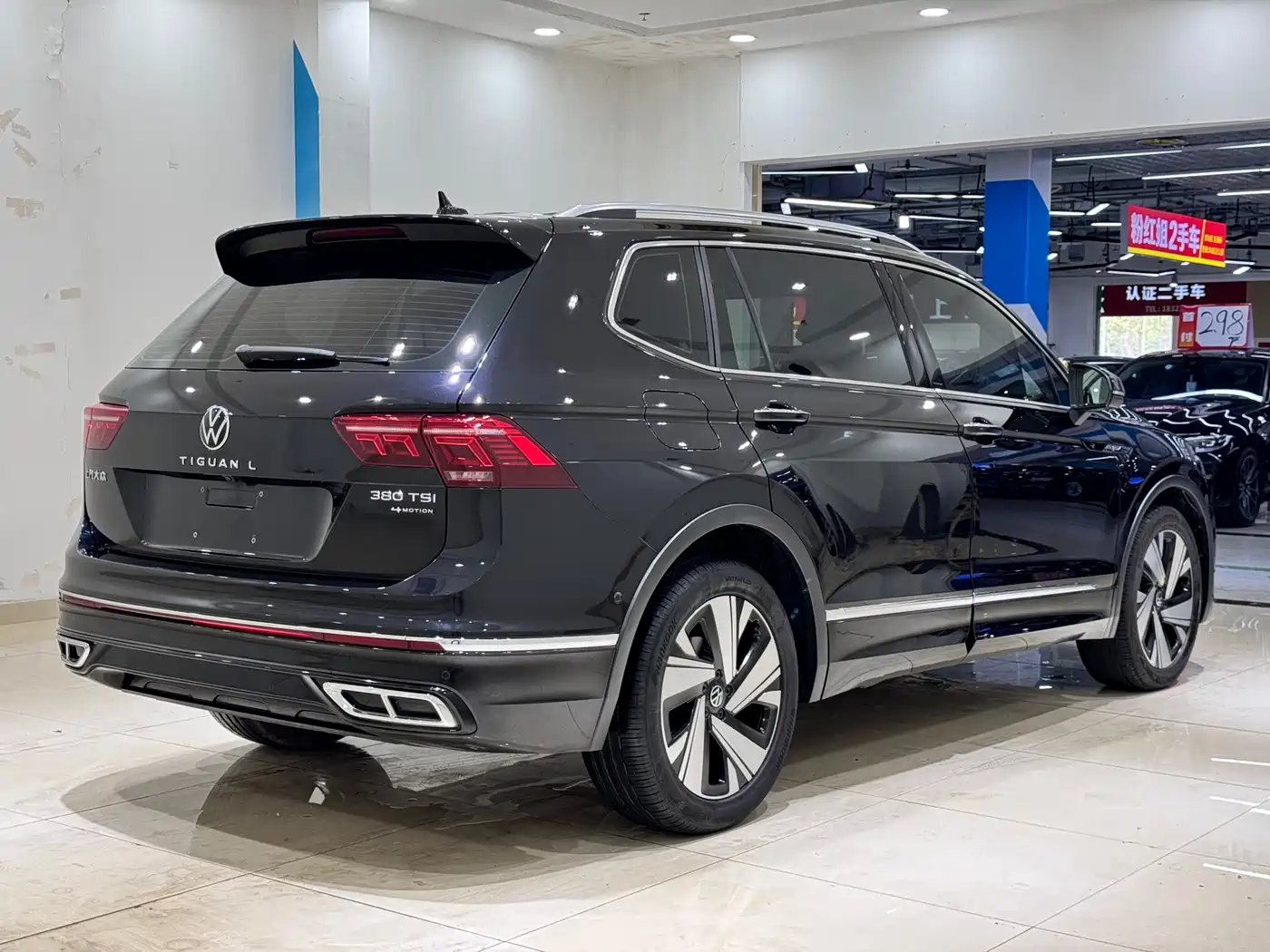 Volkswagen Tiguan L 2023 380TSI 4WD R-Line Flagship 7-seater фото 6