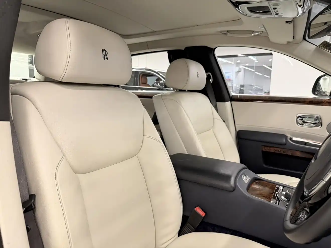 Фото 8 - Rolls-Royce Ghost