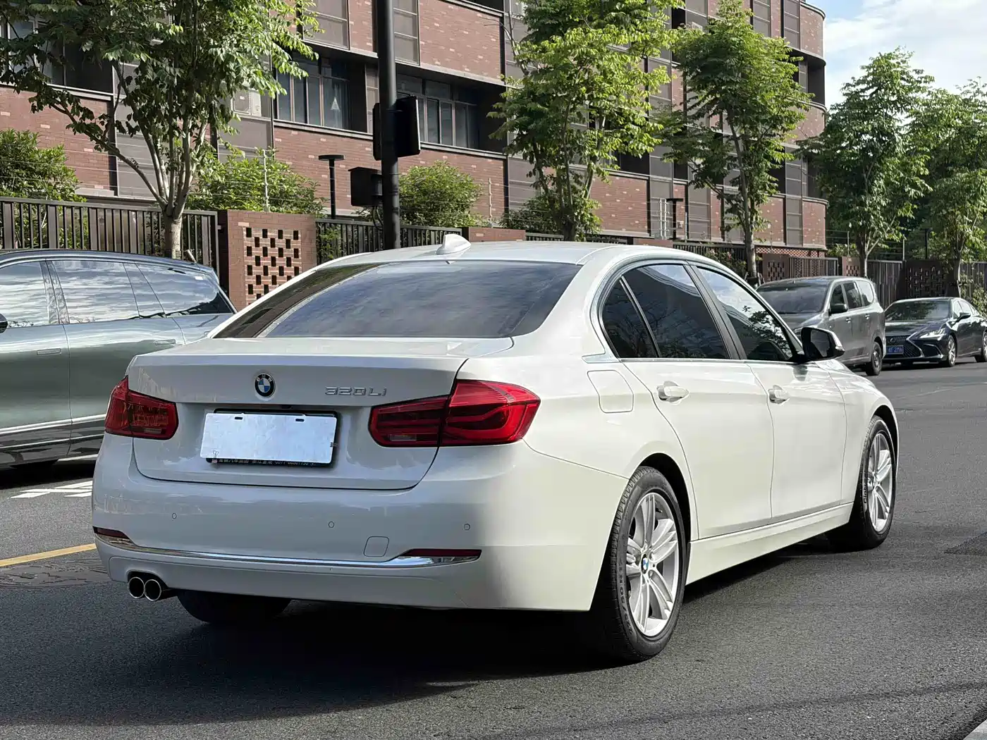 BMW 3 Series 2017 320Li Fashion фото 16