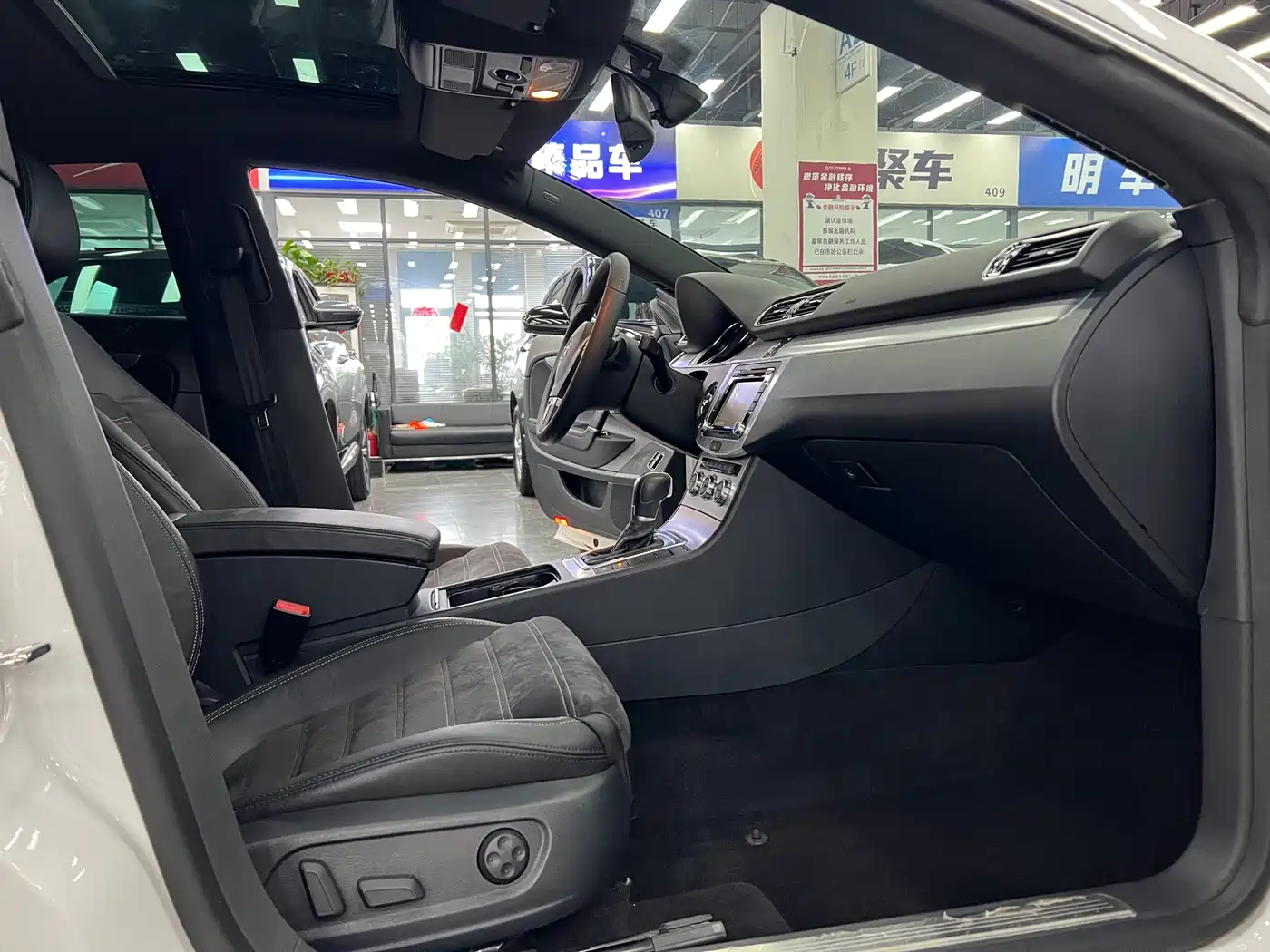 Volkswagen FAW-Volkswagen CC 2016 Model 1.8TSI Premium фото 7
