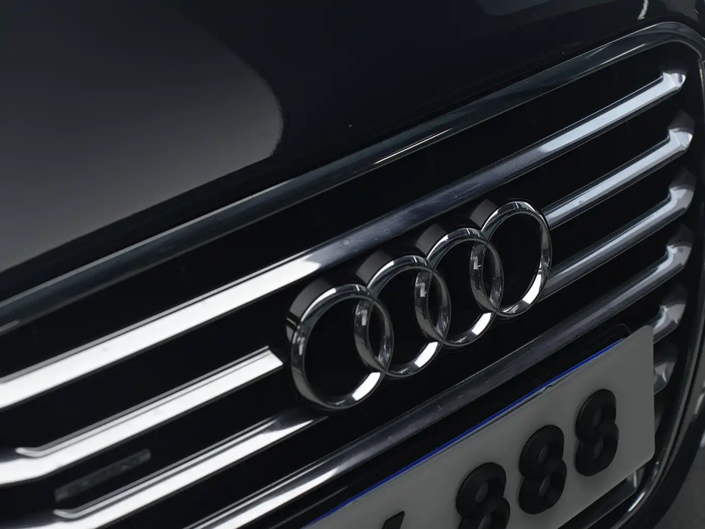 Фото 5 - Audi A8
