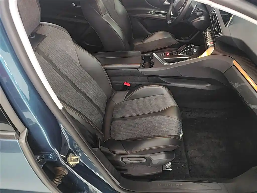 Peugeot 5008 2017 380THP 5-Seat Elite Edition фото 25