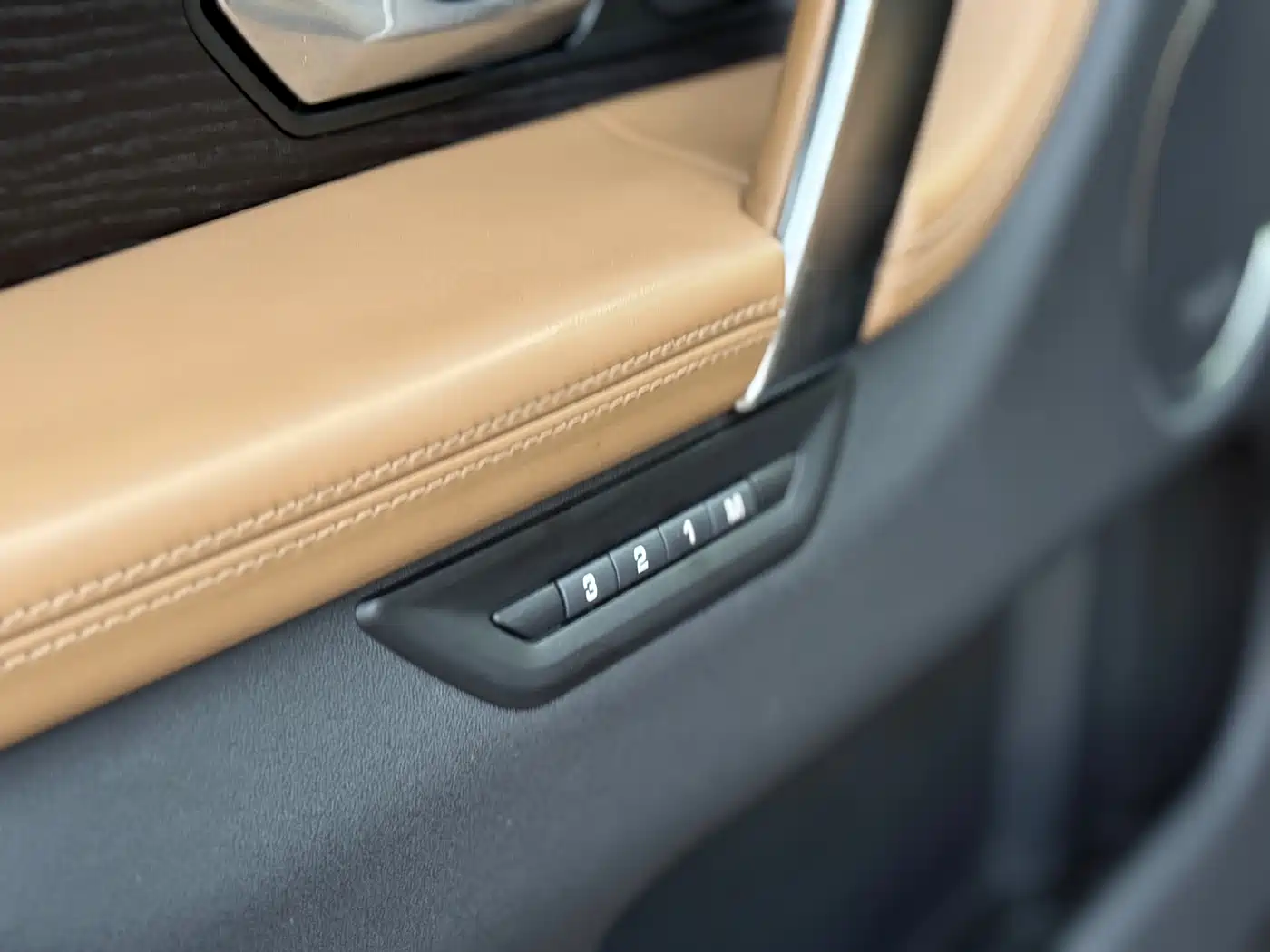 Land Rover Discovery Sport 2024 Luxury Custom Edition фото 9