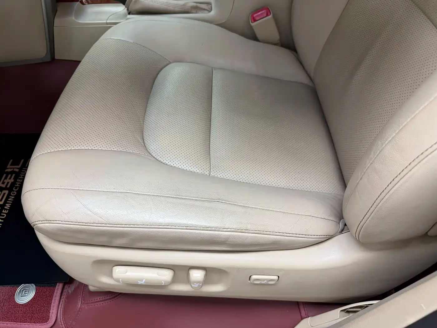 Toyota Land Cruiser 2012 4.6L Automatic VX-R фото 11