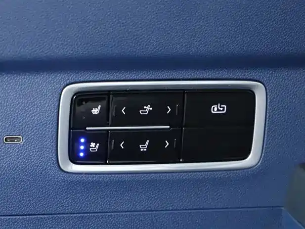 Buick Century 2023 2023 2.0T 6-Seat World Edition