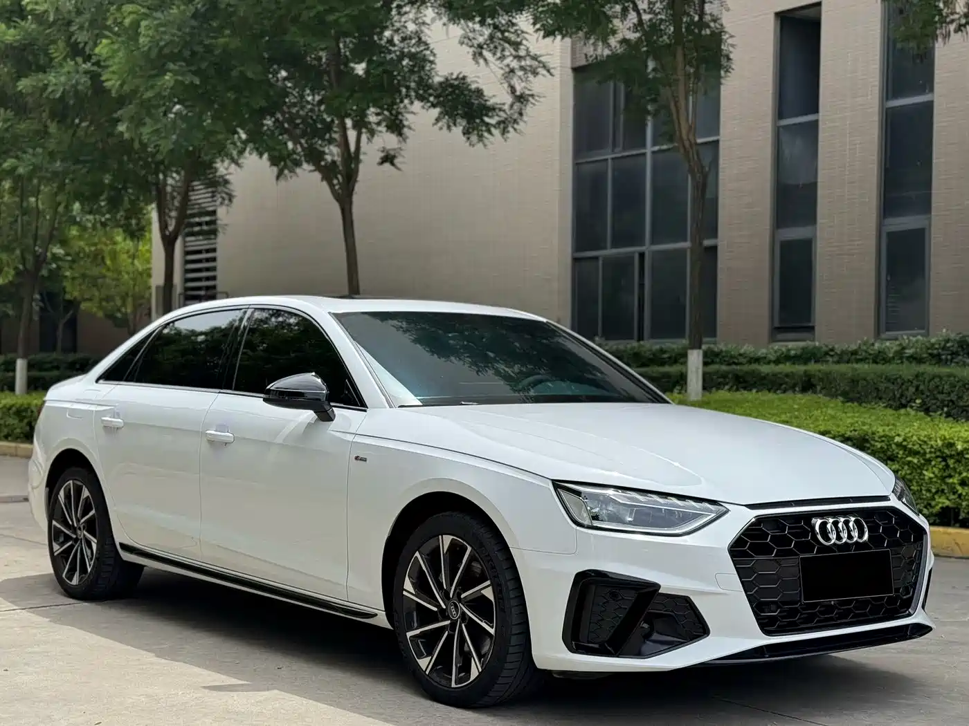Audi A4L 2023 40 TFSI Luxury Sport фото 4