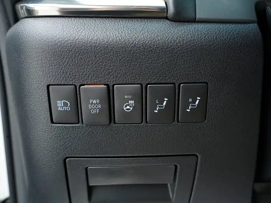 Toyota Alphard 2018 3.5L Premium фото 14