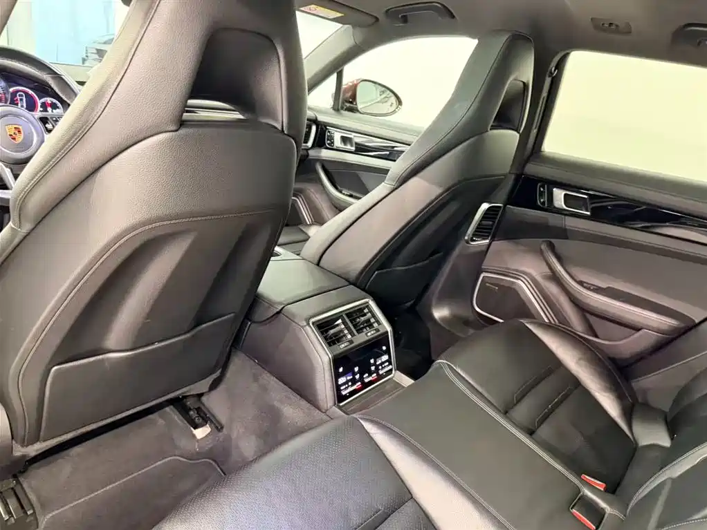 Porsche Panamera 2017 Panamera 4 Sport Turismo 3.0T фото 12