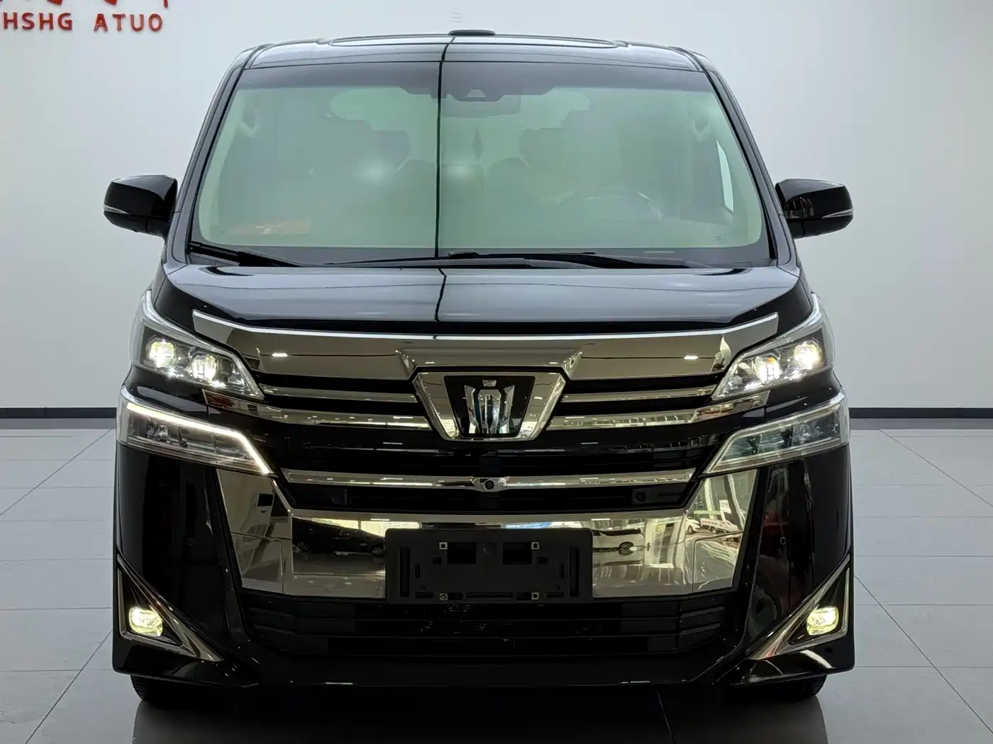 Toyota Vellfire 2021 Crown Hybrid 2.5L HV Premium Edition фото 2