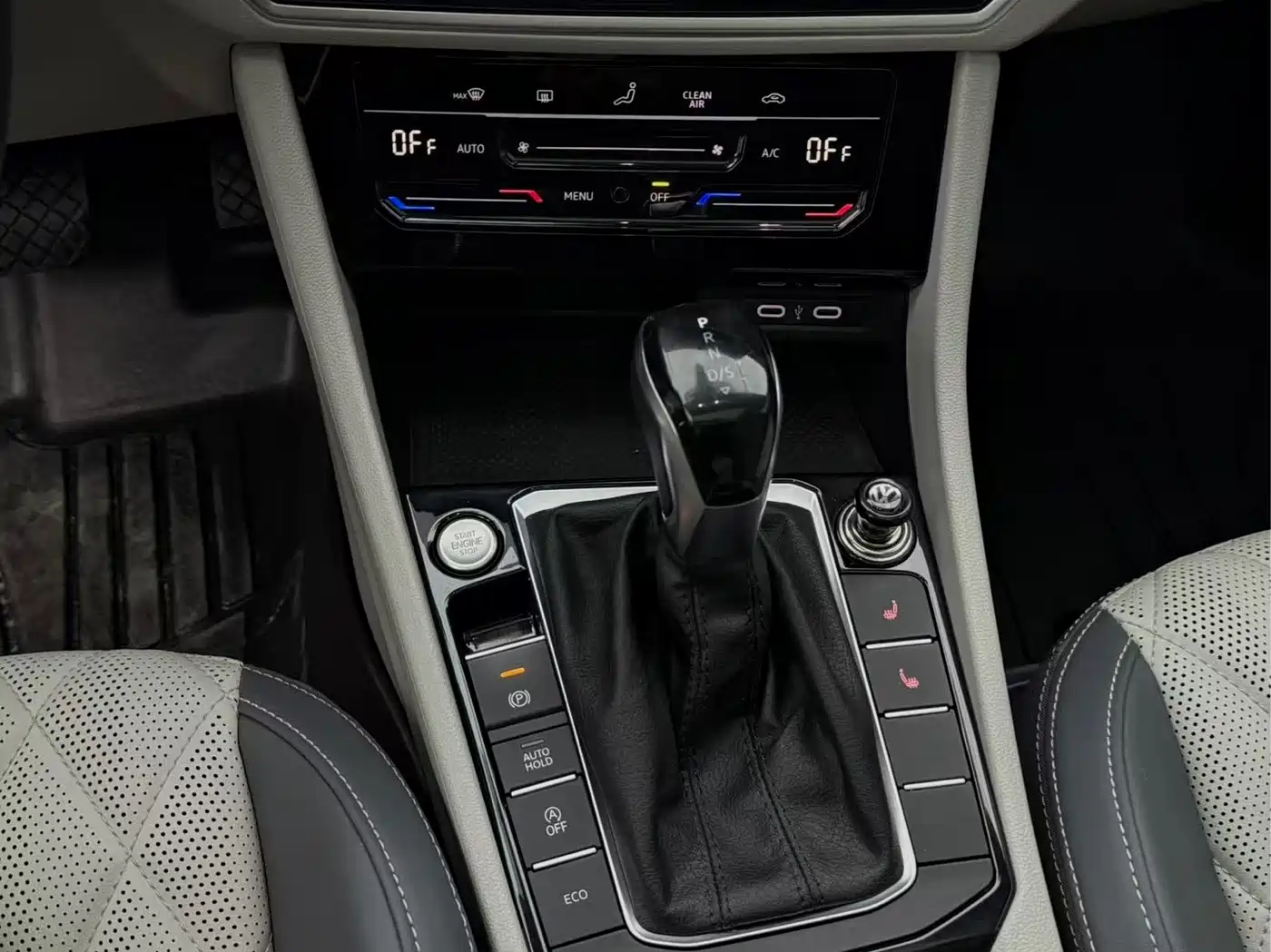 Volkswagen Sagitar 2023 Model Year 280TSI DSG Surpass Edition фото 16