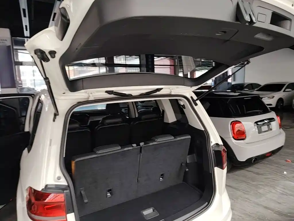 Volkswagen Touran 2019 2018 Touran L 280TSI DSG Trendline 7-seater China V