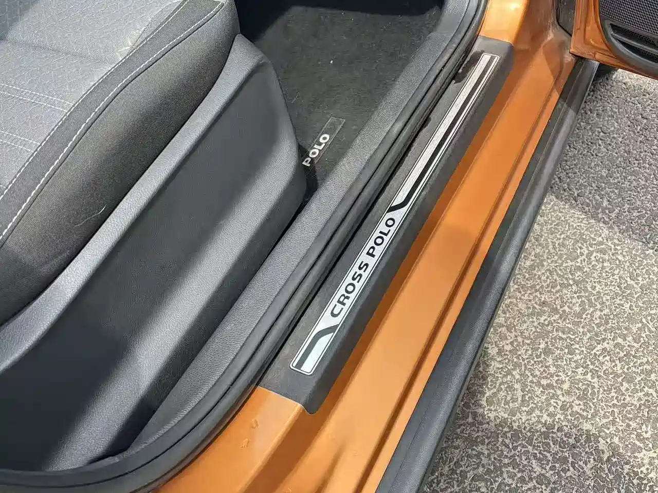 Volkswagen Polo 2016 1.6L Cross Polo Automatic фото 23