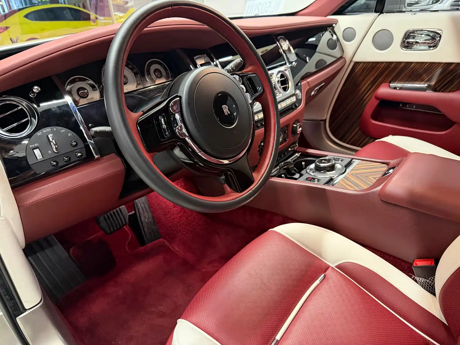 Фото 4 - Rolls-Royce Wraith