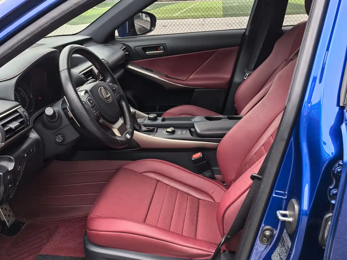 Lexus IS 2017 300 F SPORT фото 9